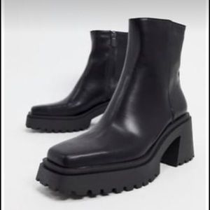 Chunky Heel / Square Toe black boots